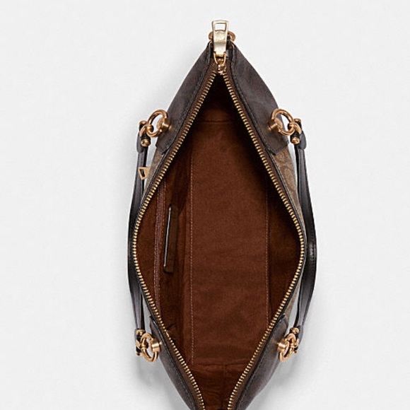 Coach - Picture 8 of 8